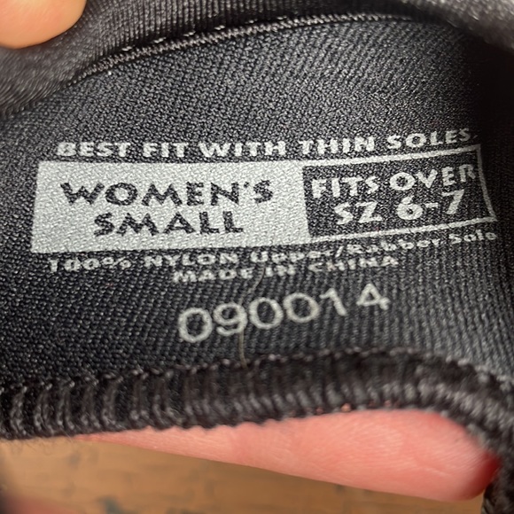 Muck Boot Futi Women’s Shoe Boot Cover Size Small 6-7 - Picture 4 of 4